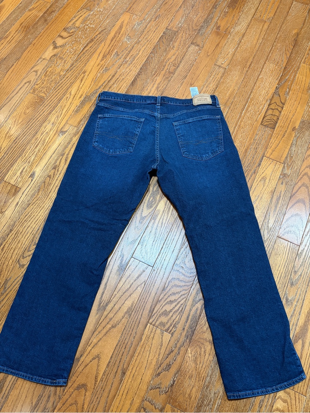 Mens Levi’s Jeans Relaxed Dark Wash 36x30 Like New